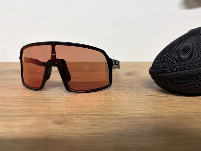 Oakley sutro S prizm trail torch 