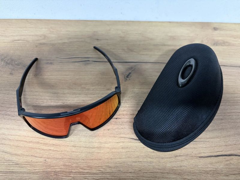 Oakley sutro S prizm trail torch 