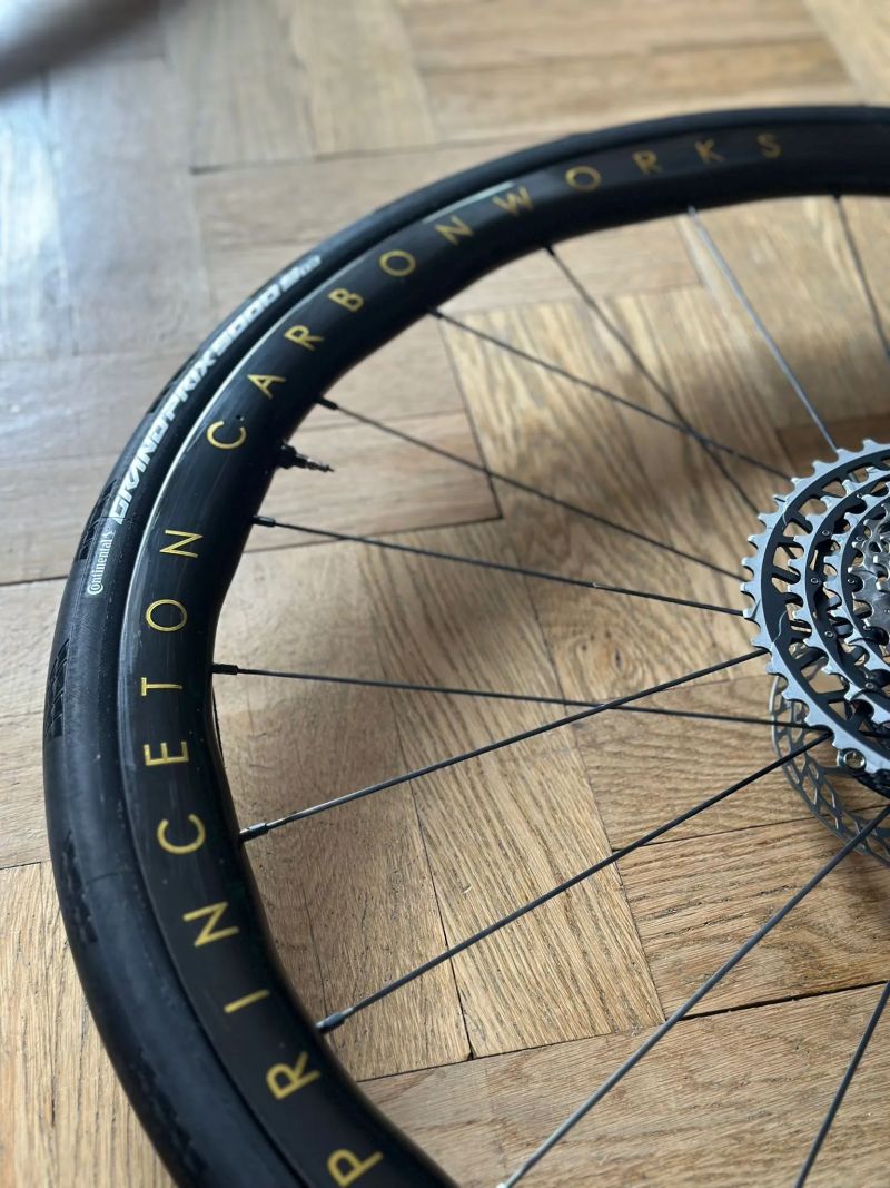 Princeton CarbonWorks ALTA 3532,DT SWISS 180, komplet nová ložiska CERAMIC SPEED