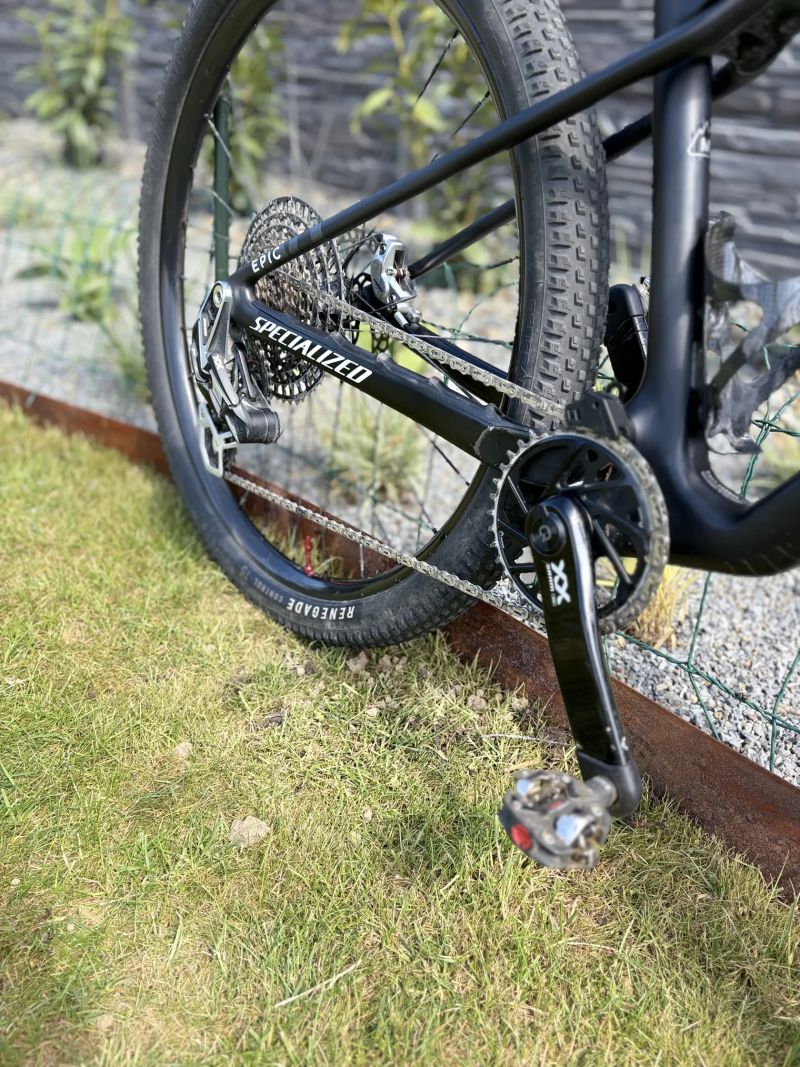 Specialized S-Works WC s FlightAttendant a špičkové kola Duke 