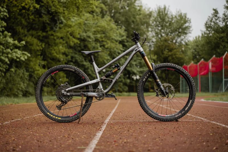 Commencal Clash