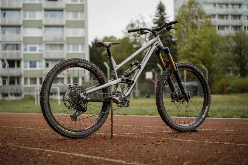 Commencal Clash