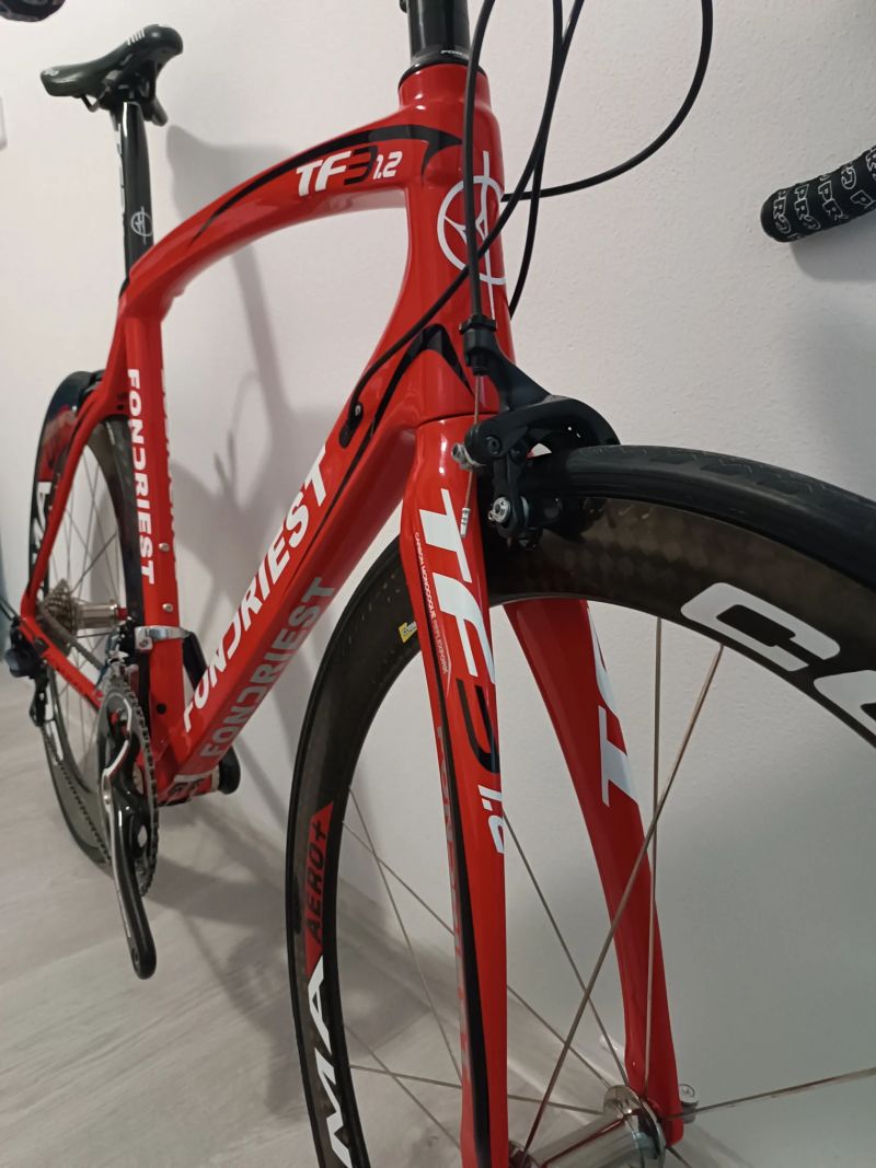 Nové karbónové silniční kolo Fondriest TF3