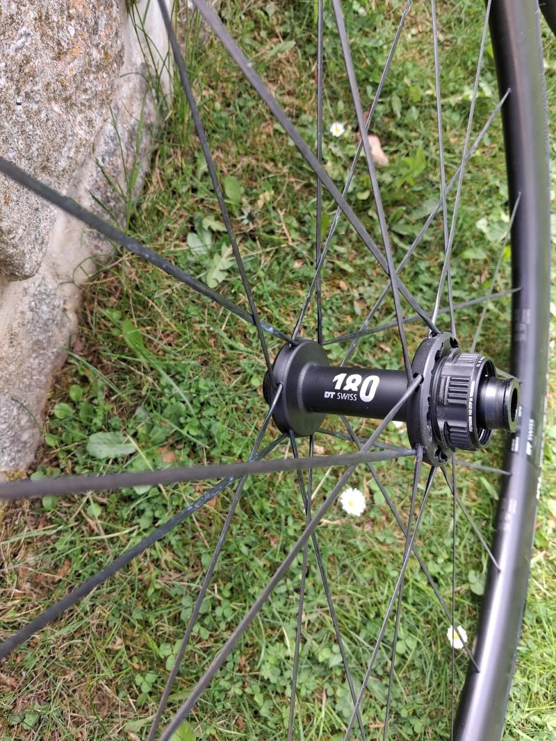 DT Swiss ARC 1100 DICUT 38 DB 28", Carbon, Center Lock