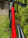 TREK Marlin 8 2022 – Velikost XS – Gloss Radioactive Red