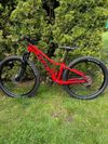 TREK Marlin 8 2022 – Velikost XS – Gloss Radioactive Red