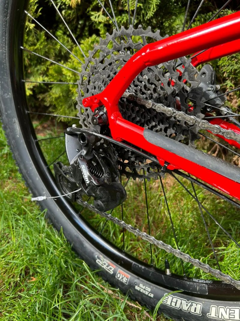 TREK Marlin 8 2022 – Velikost XS – Gloss Radioactive Red