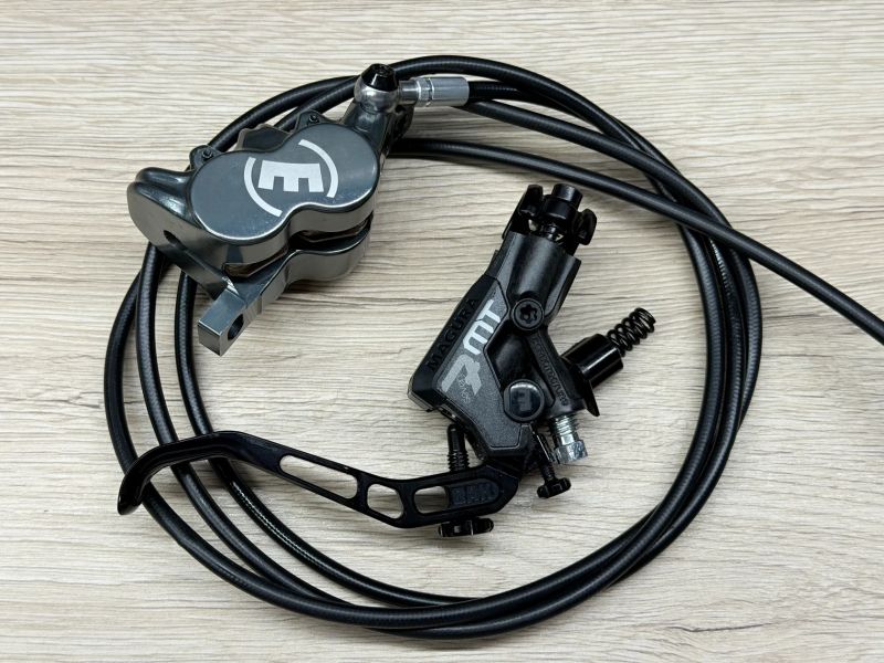 Magura MT7 (OAK Root Lever Pro set, Magura 8.R Race Disc Brake Pads)