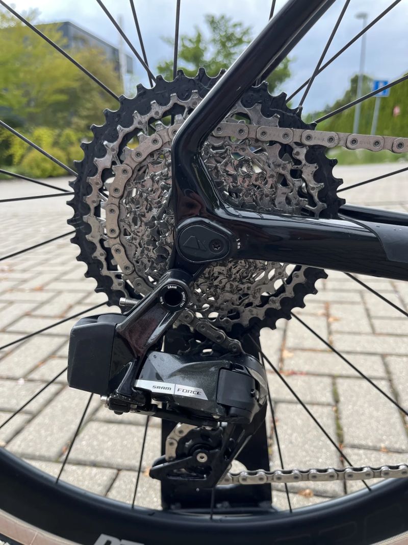 Canyon Inflite CF SLX 7, SRAM Force XPLR, Garmin Rally powermeter