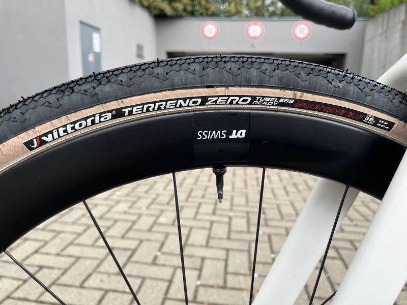 Canyon Inflite CF SLX 7, SRAM Force XPLR, Garmin Rally powermeter