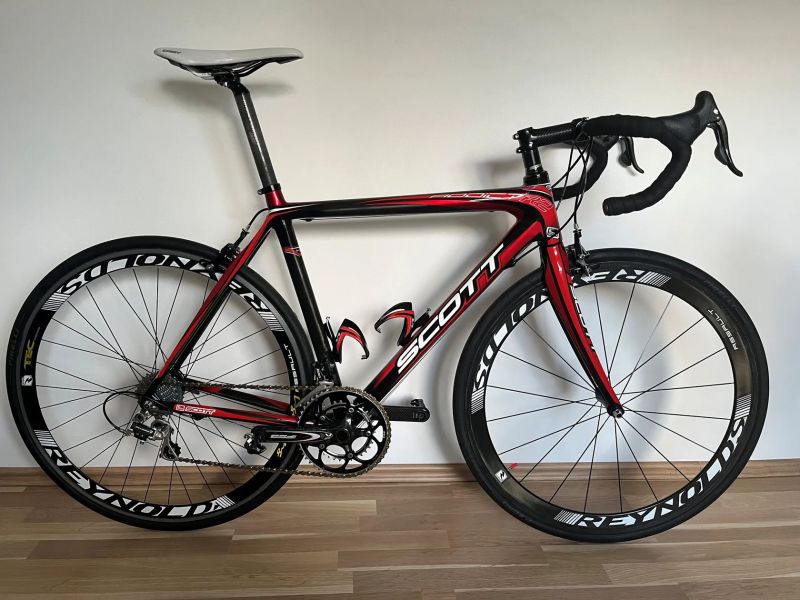 Silniční kolo Scott Addict – karbon, Campagnolo