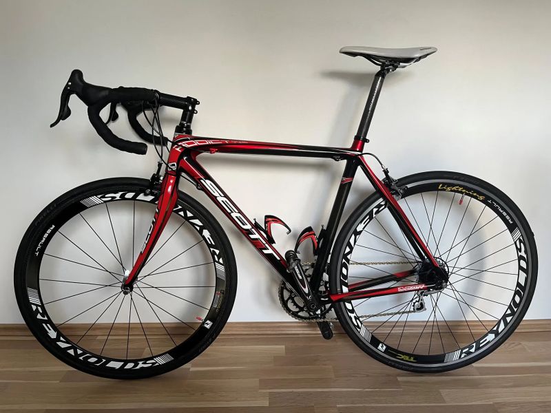 Silniční kolo Scott Addict – karbon, Campagnolo