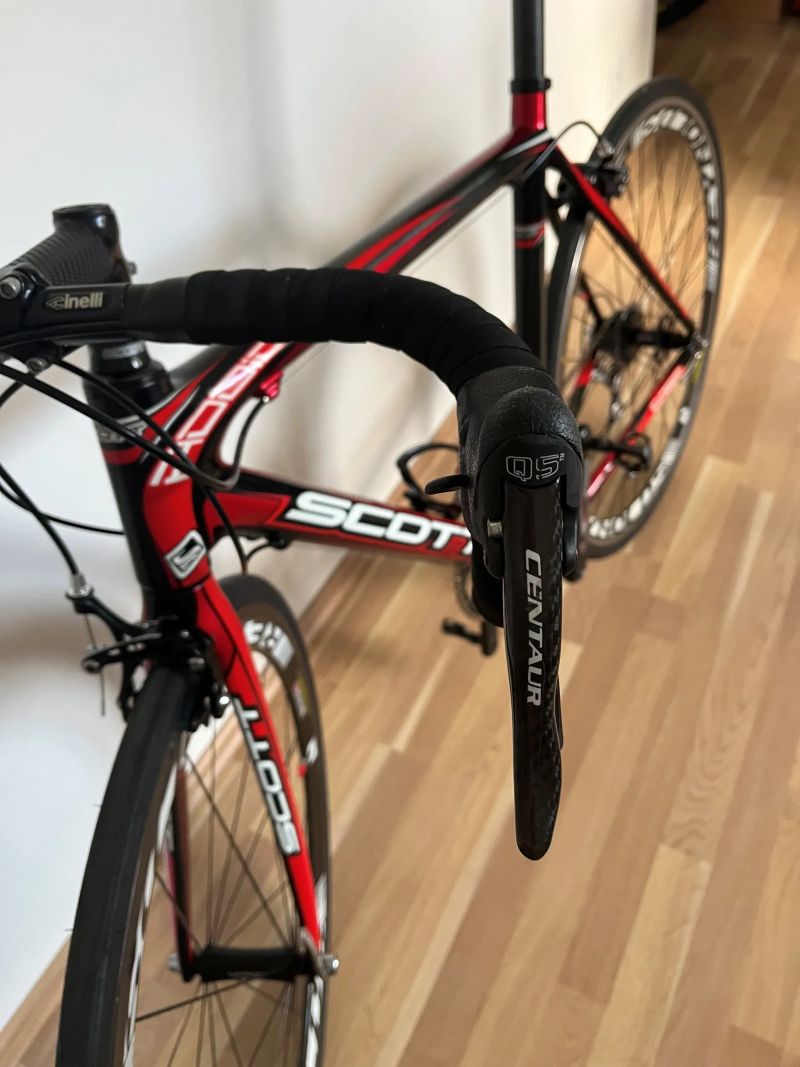 Silniční kolo Scott Addict – karbon, Campagnolo