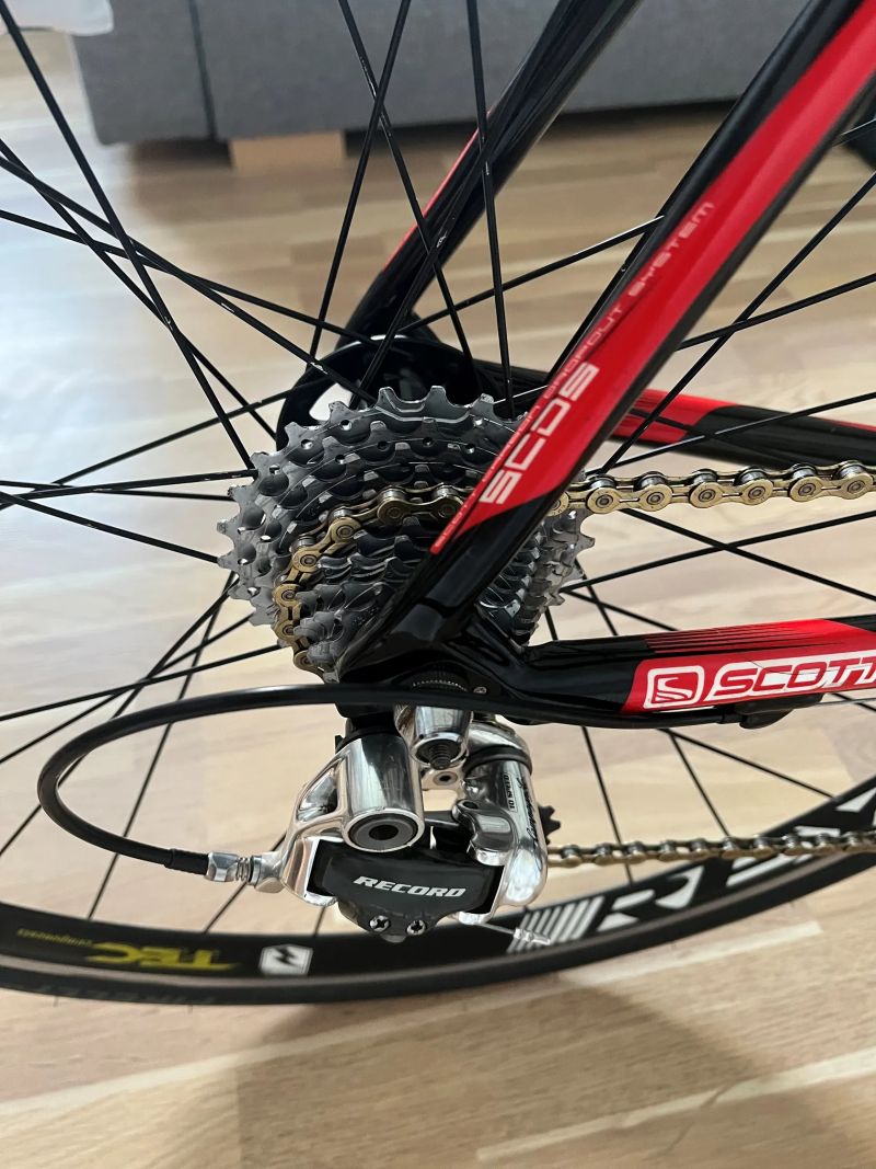 Silniční kolo Scott Addict – karbon, Campagnolo