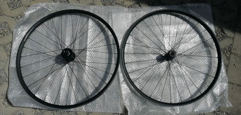  ráfky Stan's NoTubes Crest MK4, 28h, tubeless ready