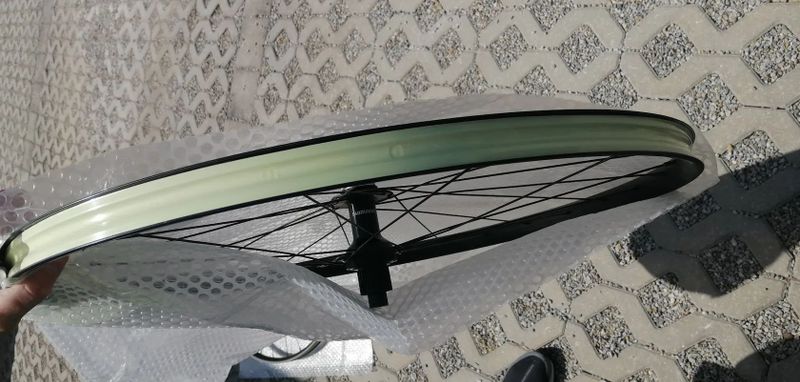  ráfky Stan's NoTubes Crest MK4, 28h, tubeless ready