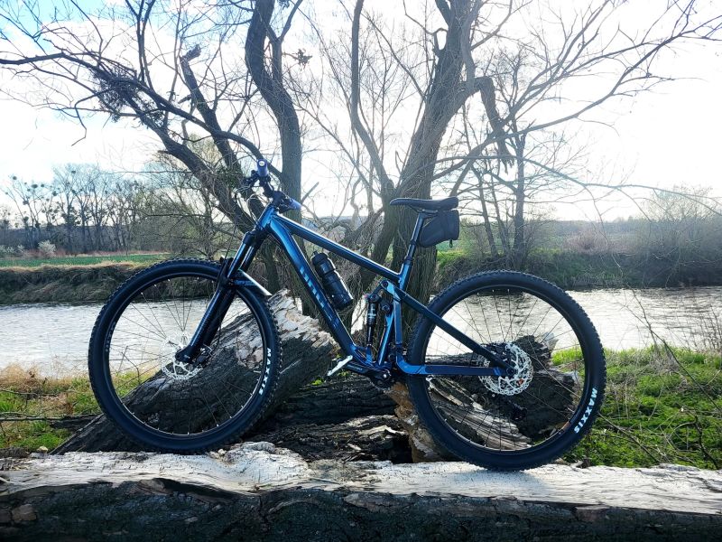 Ghost Riot Trail dirty blue 