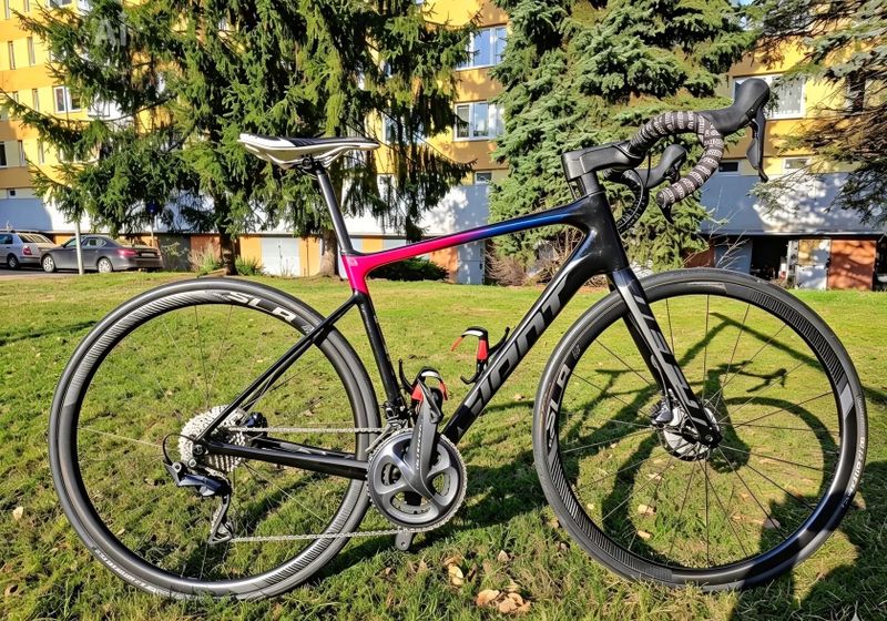 Giant Defy Advanced Pro 1 (2019) rám M – Ultegra, karbonová kola Giant SLR 1