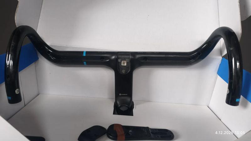 karbonový kokpit řidítka GIANT Contact SLR a EASTON EC70ax a Knight ONE