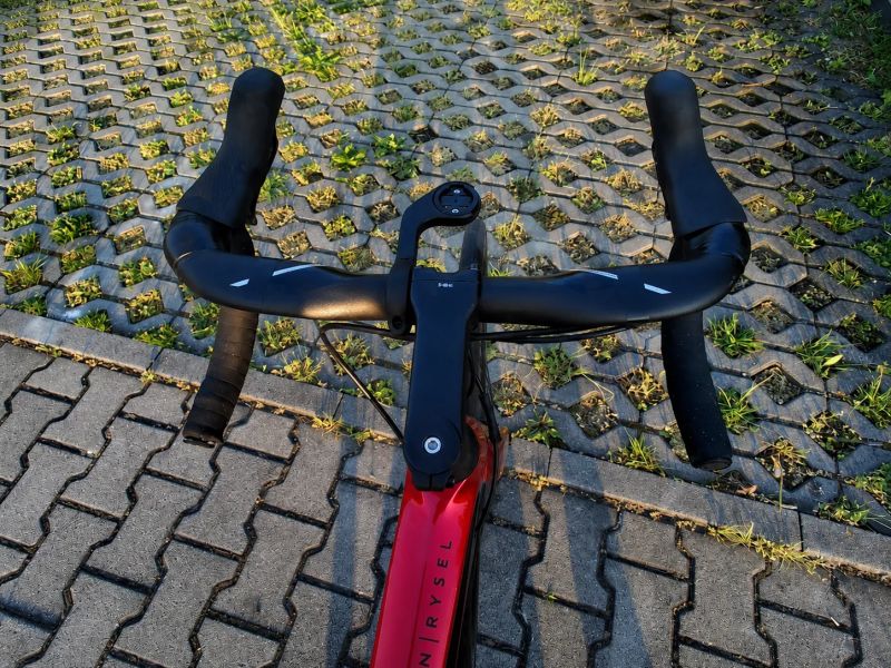 Van Rysel EDR CF ULTEGRA velikost M, dvě varianty výbavy (60 000 / 46 000 Kč)