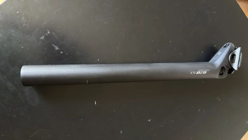karbonová sedlovka Syntace 34,9x400mm - NOVÁ