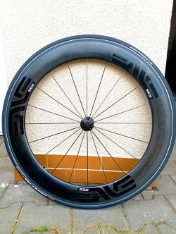 Enve SES a Mavic Cosmic SLS