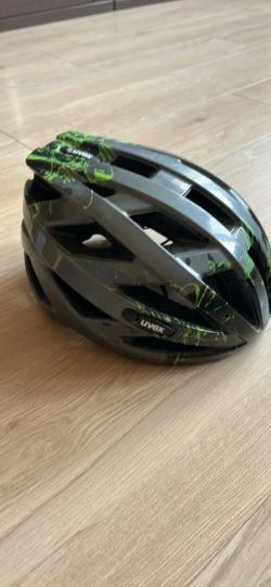Prodám cyklistickou helmu UVEX