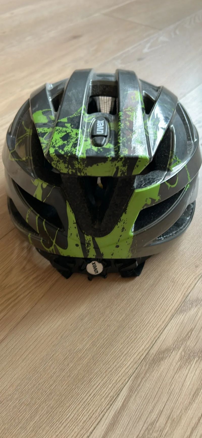Prodám cyklistickou helmu UVEX