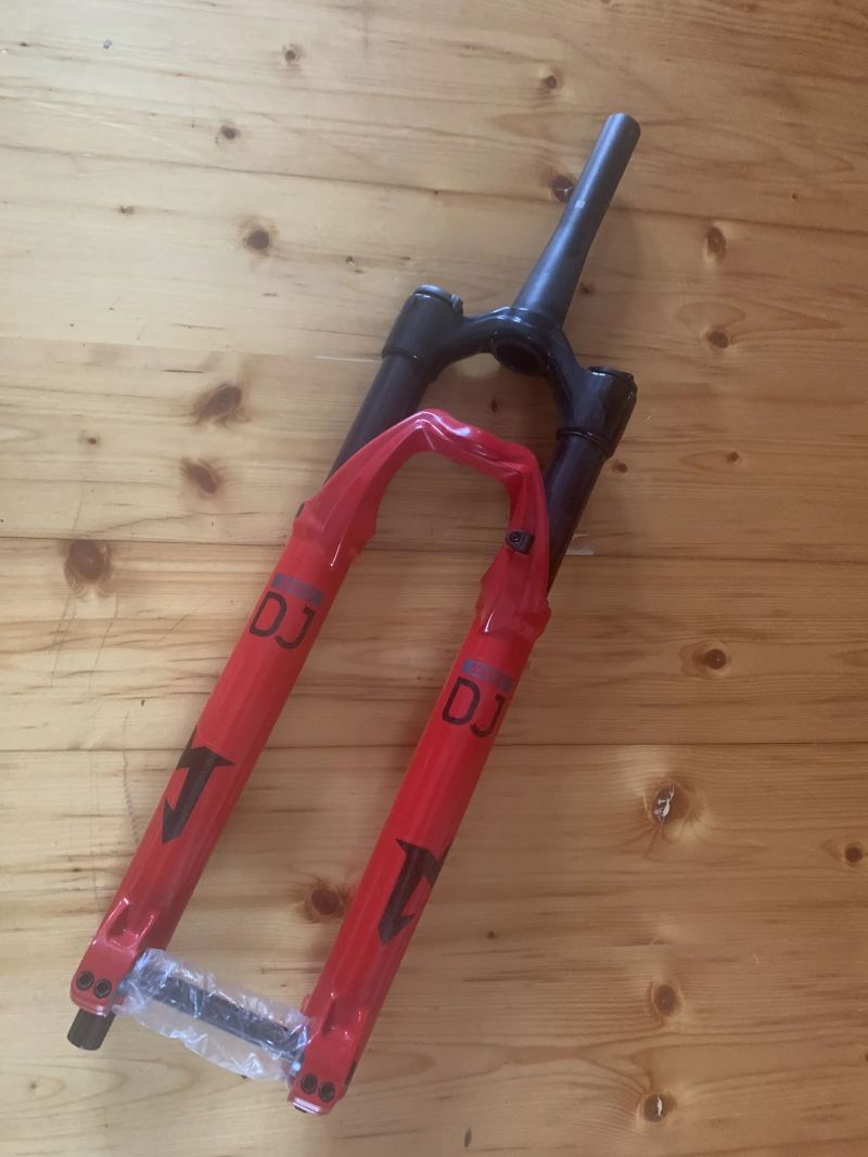 Nová vidlice Marzocchi Bomber DJ 26”