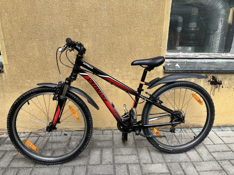 Specialized Hotrock "24"