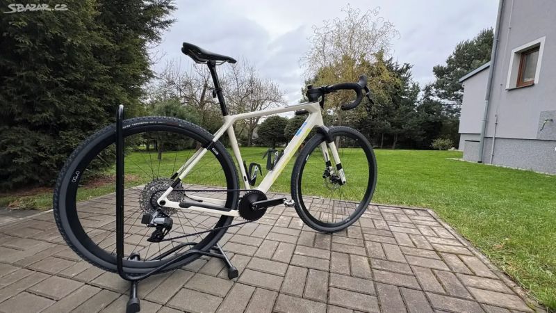 Gravel bike Orbea TERRA M31eTEAM velikost M