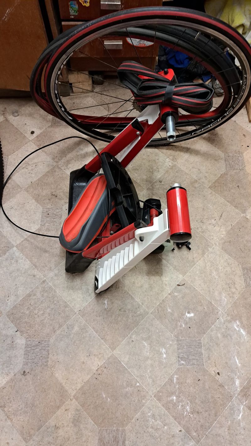 Prodám cyklotrenažer Elite