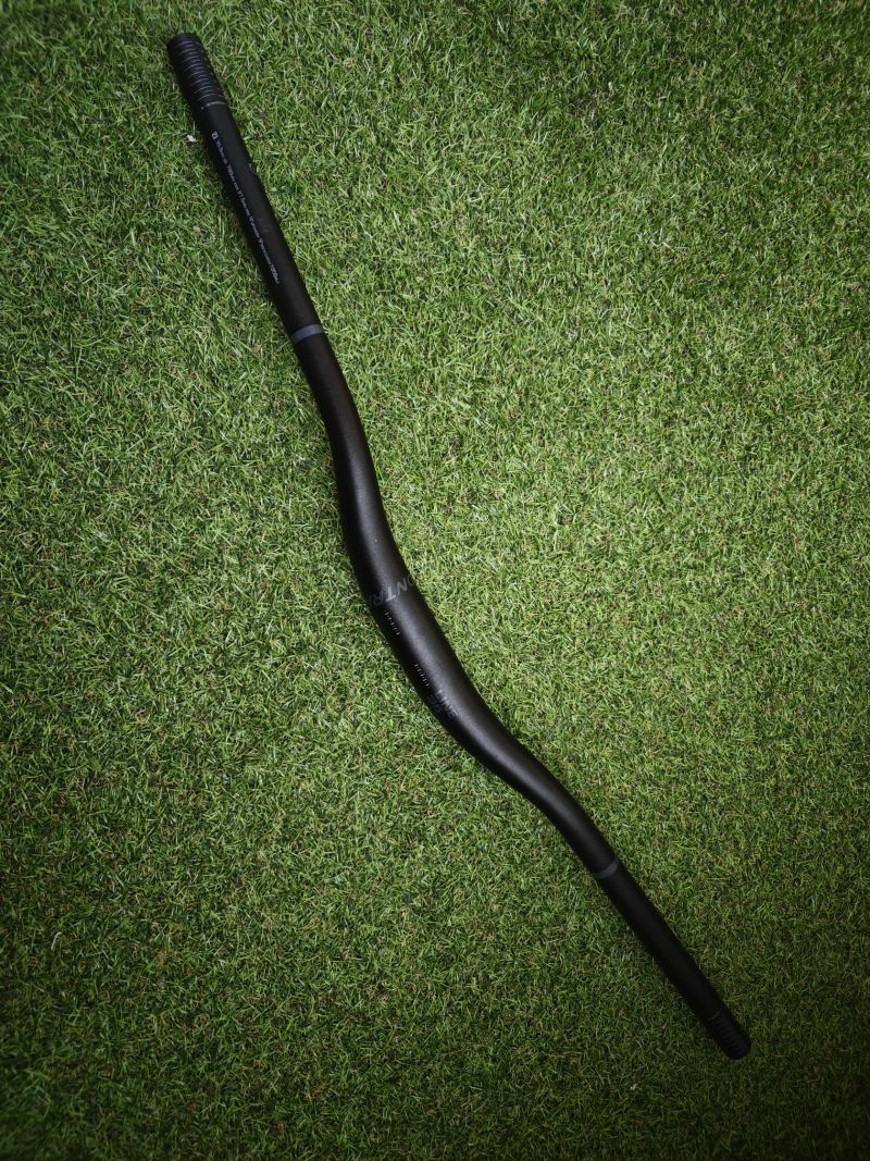 řídítka Bontrager Line 35 - rise 27,5 - 780mm AL7050