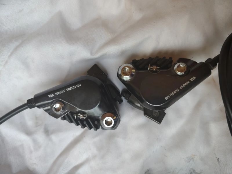 Shimano 2x11 disc, páky ST 685, trmeny rs805, saltr r7000 gs, smyk 6800