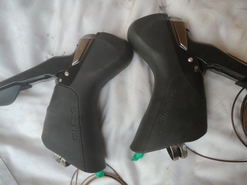 Shimano 2x11 disc, páky ST 685, trmeny rs805, saltr r7000 gs, smyk 6800