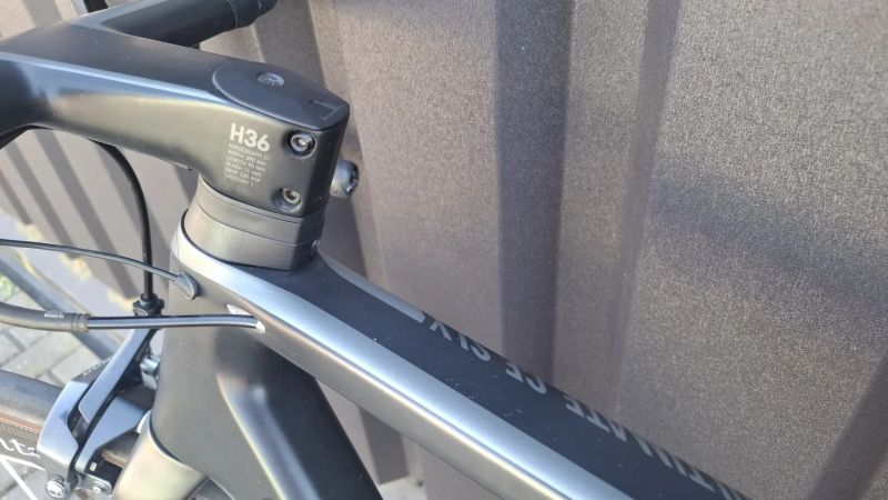 Canyon Ultimate CF SLX 8.0 Ultegra Di2, vel.S