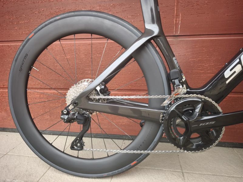 Scott foil rc 20, di2, karbonová kola, wattmetr