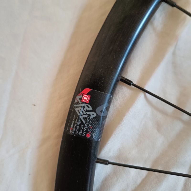 Zapletená kola Shimano XT