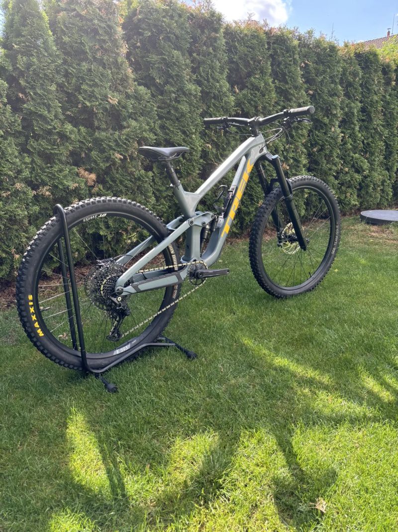 Trek Slash 9.8 XT ( velikost M/L) 