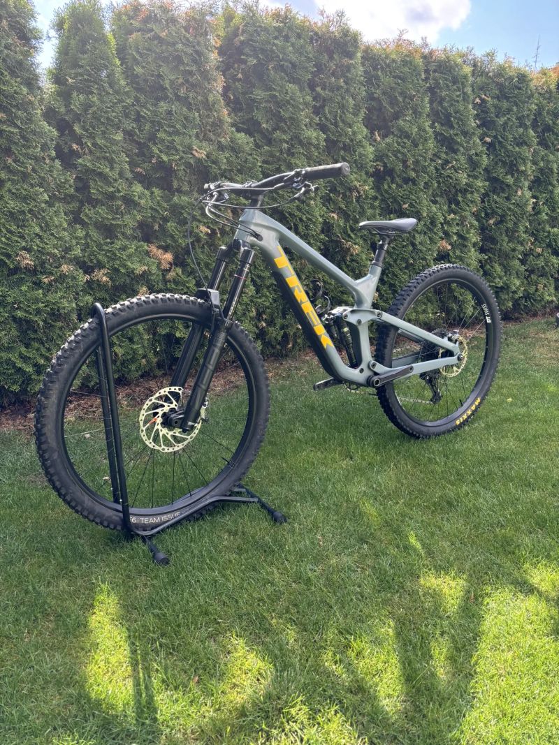 Trek Slash 9.8 XT ( velikost M/L) 
