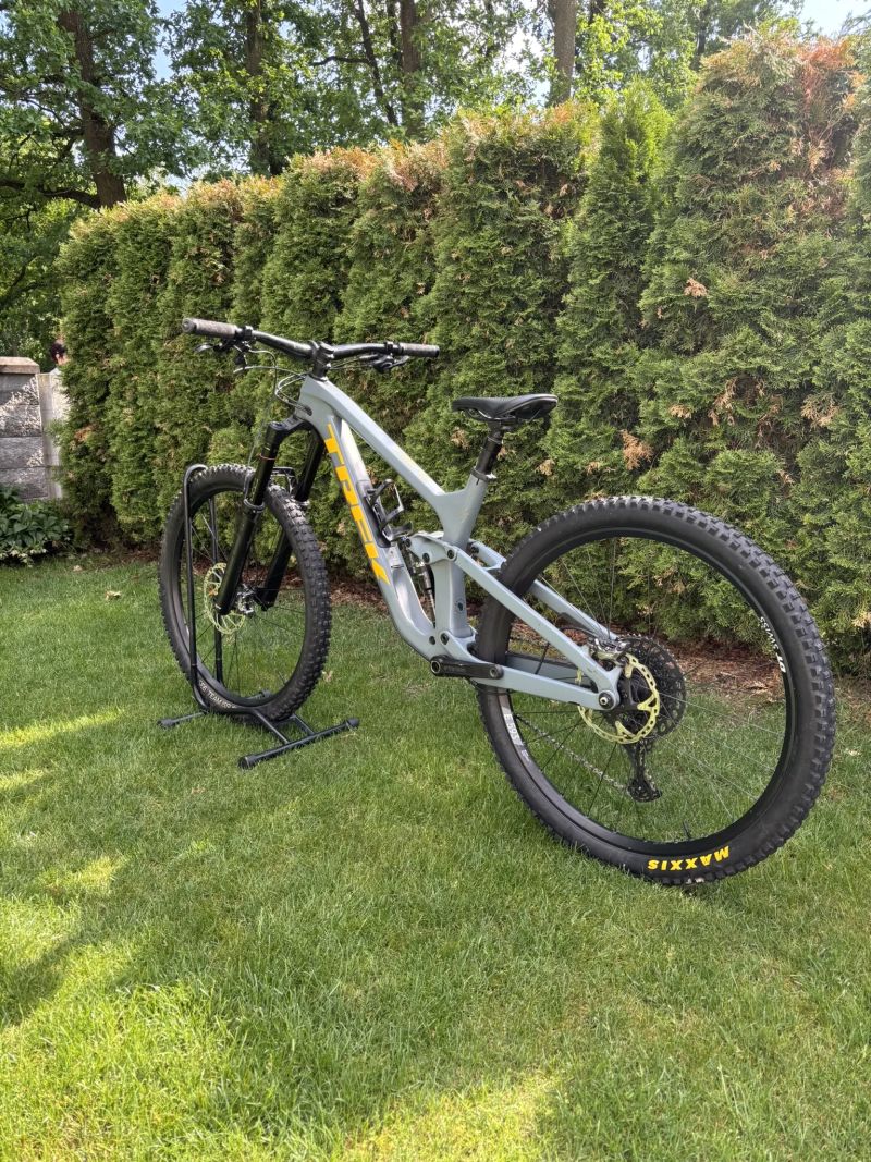 Trek Slash 9.8 XT ( velikost M/L) 