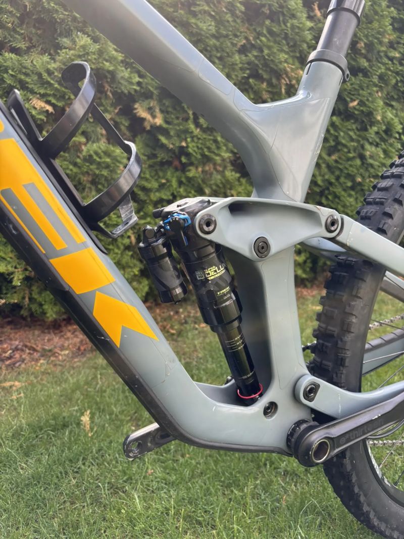 Trek Slash 9.8 XT ( velikost M/L) 