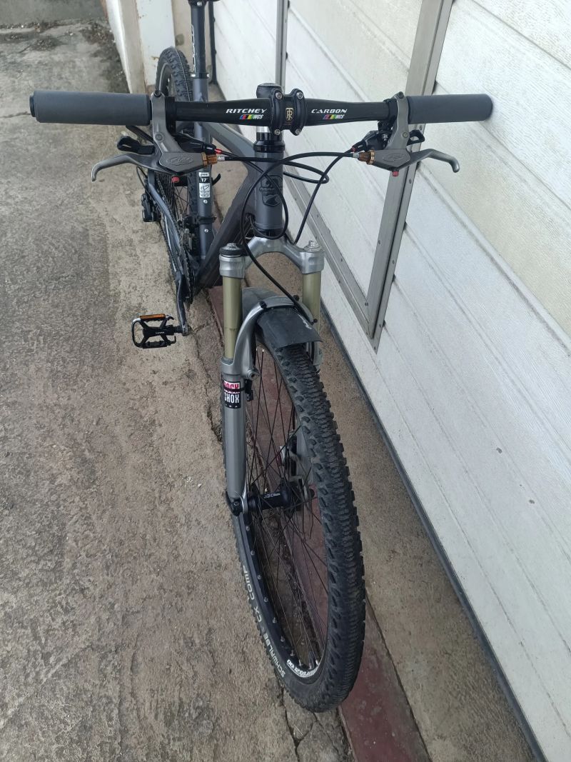 Lehké MTB Marin 26" – kompletní Shimano XT 2x11, váha 11,5 kg (Vel. M / 17")