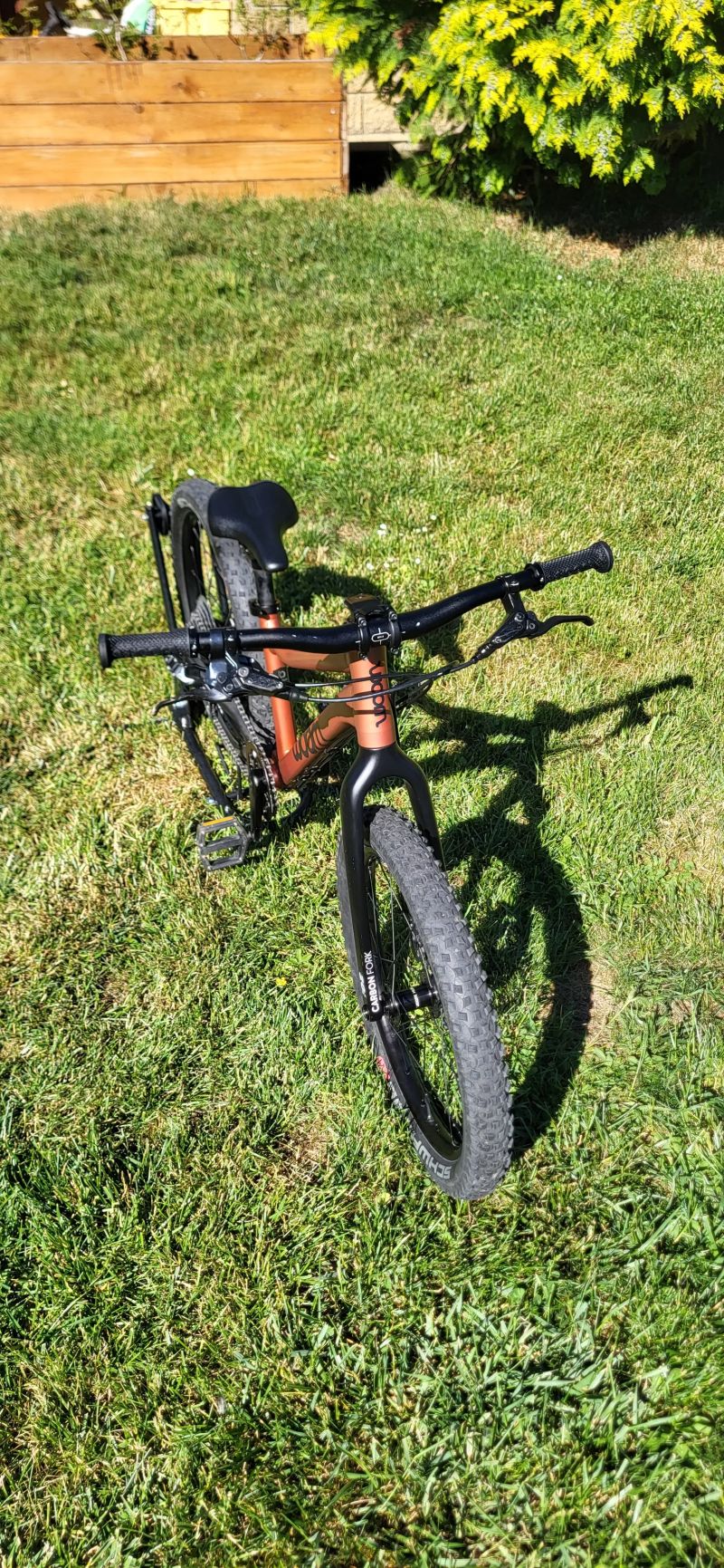 Woom 4 OFF (bezdušové pláště)
