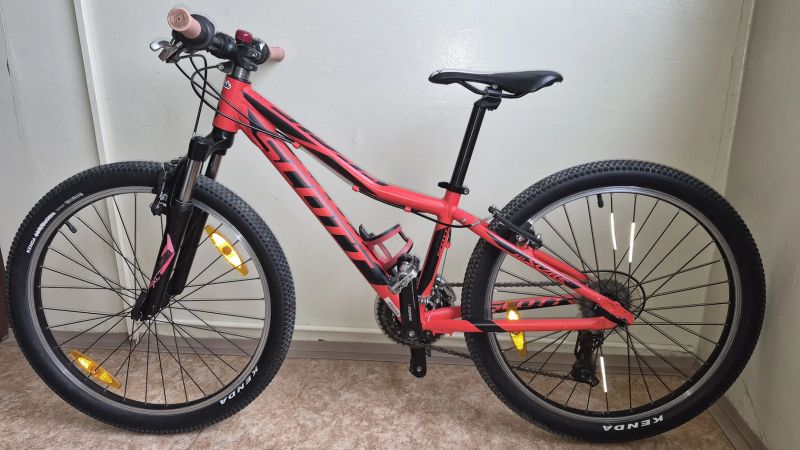 Scott Scale JR 24