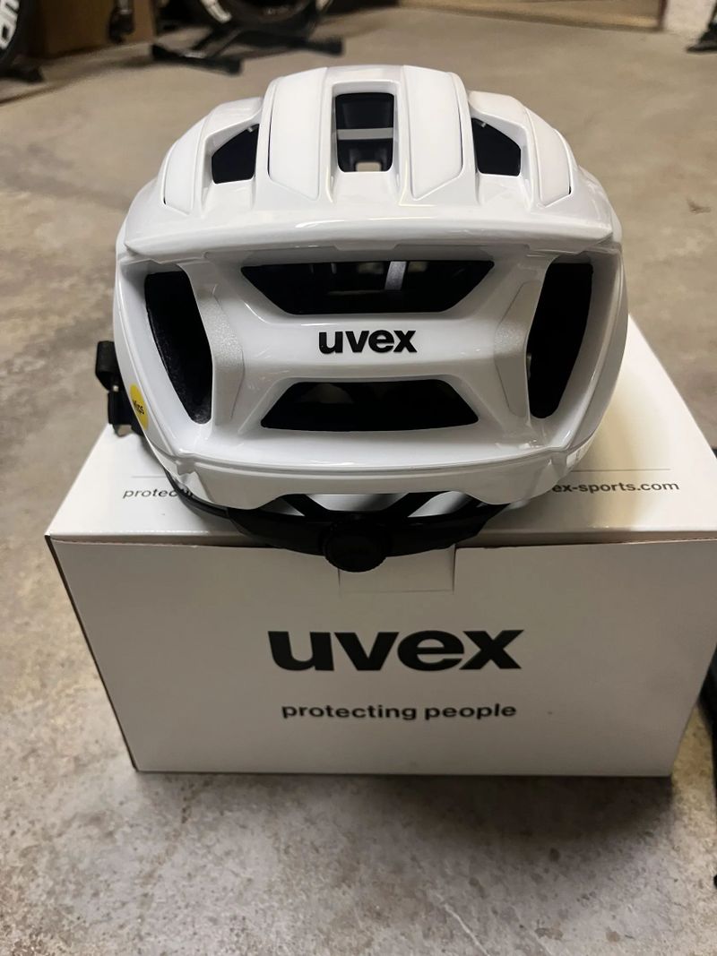 Uvex surge aero