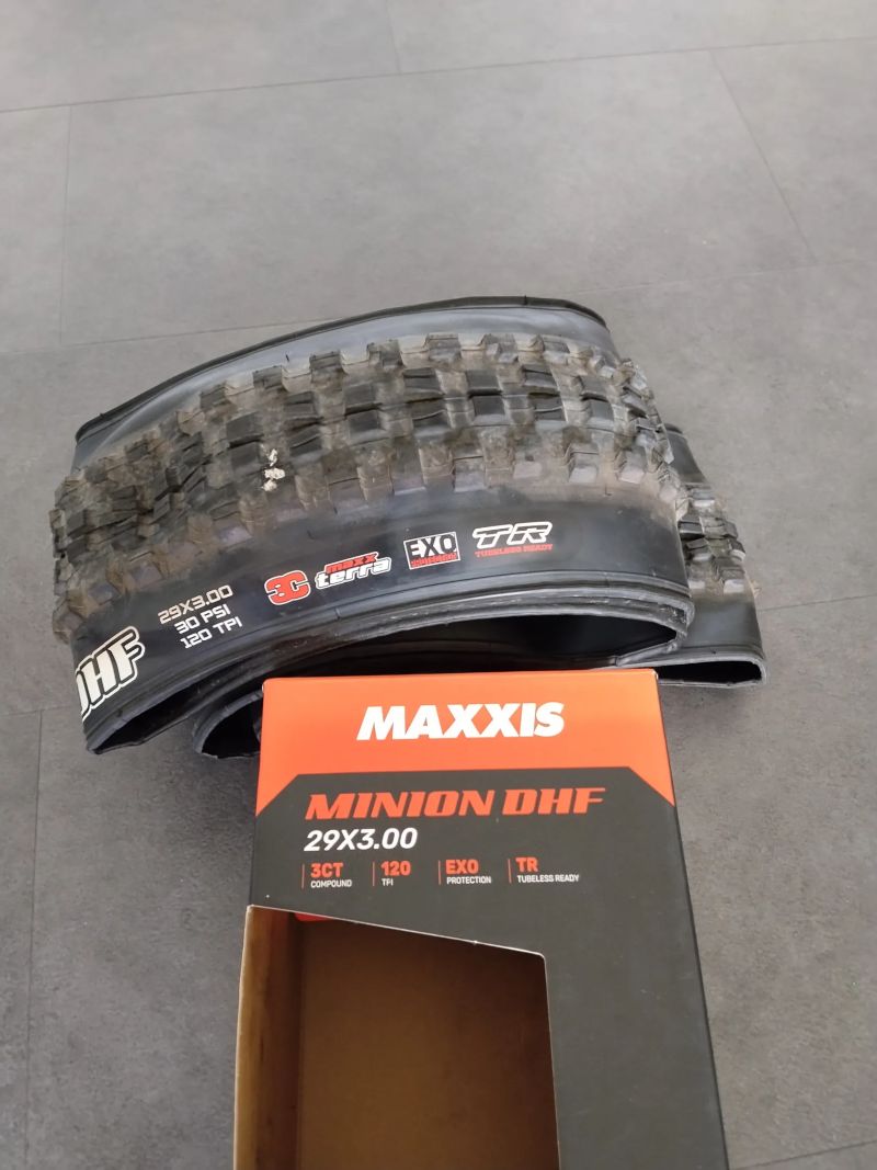 Plast Maxxis Minion DHF 29x3.00" WT EXO 3C MaxxTerra + packeta Zdarma