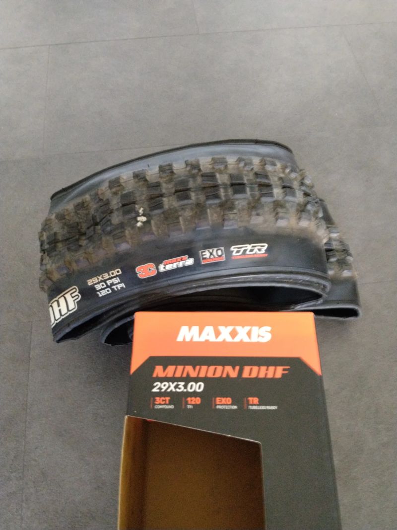 Plast Maxxis Minion DHF 29x3.00" WT EXO 3C MaxxTerra + packeta Zdarma