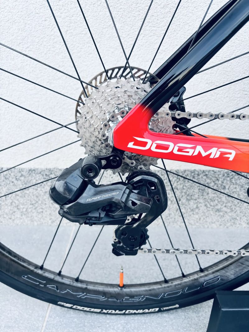 Silniční kolo Pinarello Dogma F