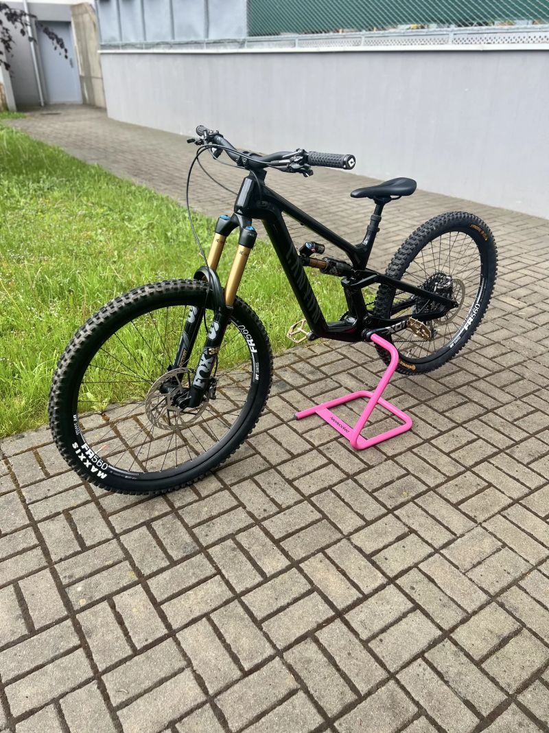 Canyon Torque CF9